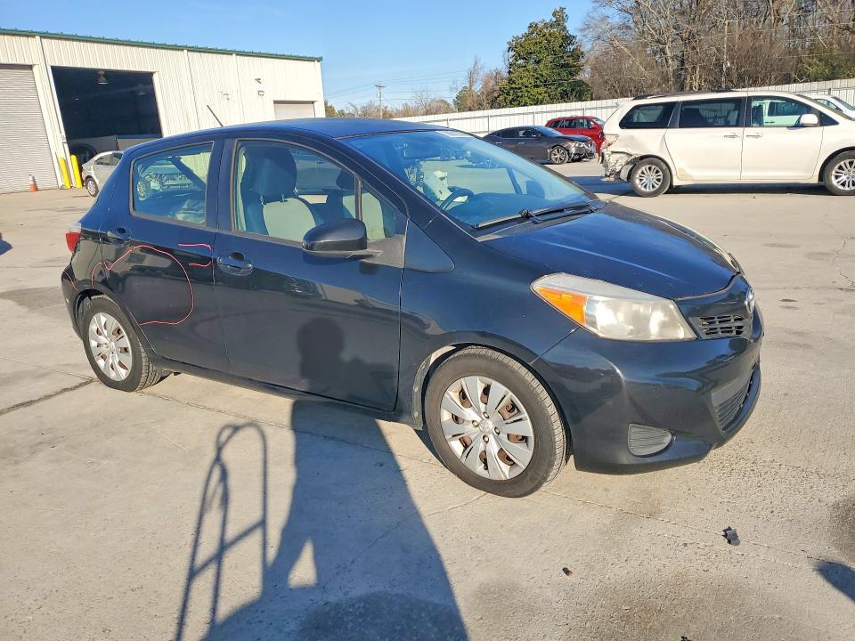 2013 Toyota Yaris 5-door le