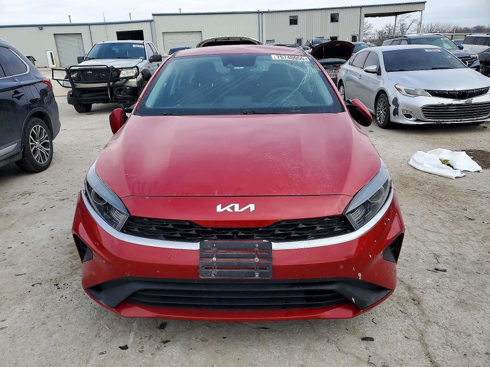 2023 KIA Forte lx