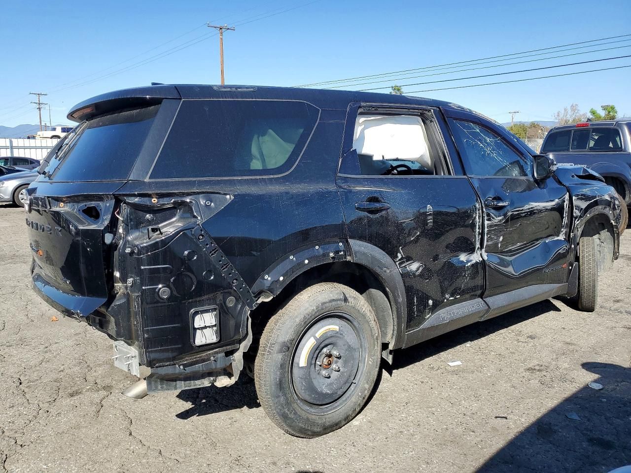 2023 Nissan Pathfinder sv