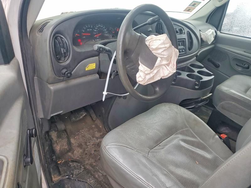 2006 Ford E350 box Truck