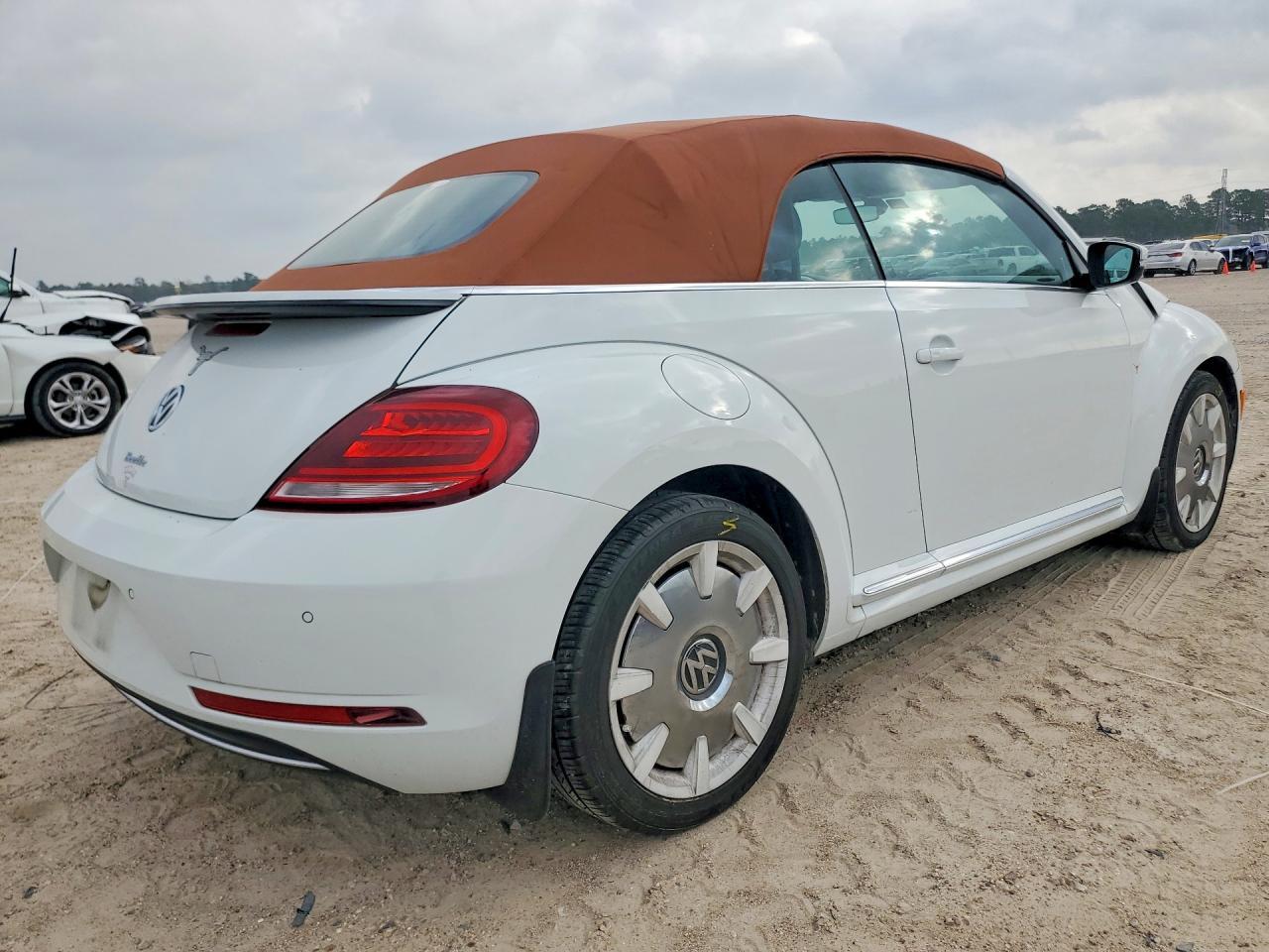 2019 Volkswagen Beetle s