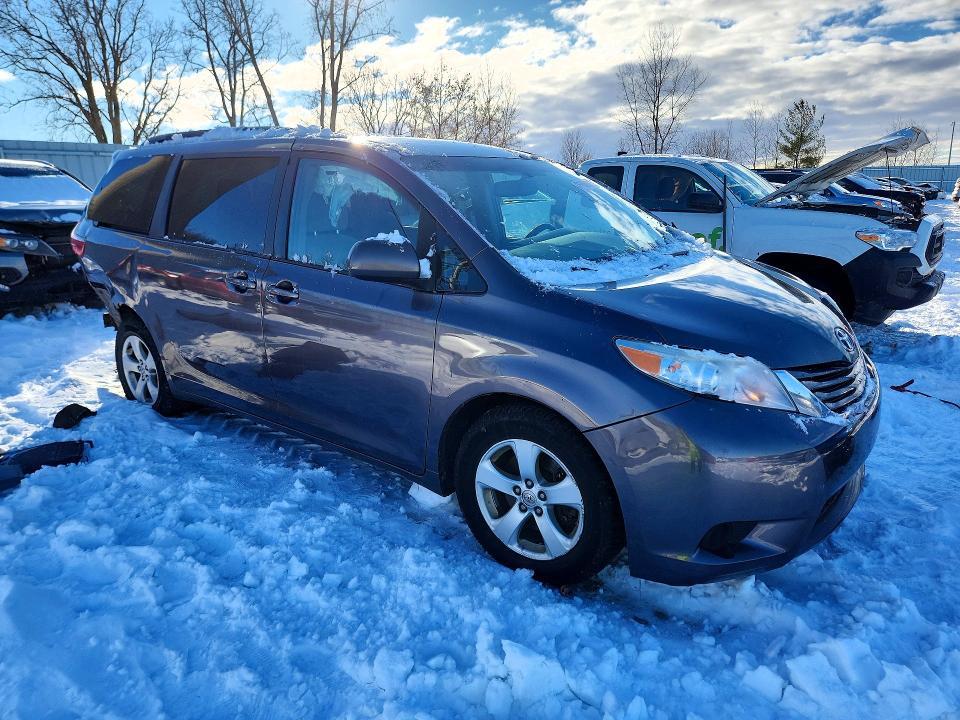 2015 Toyota Sienna le