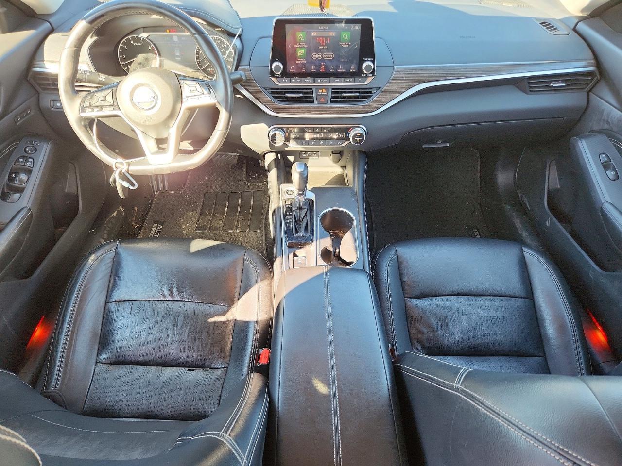 2019 Niss Altima 2.0 Platinum