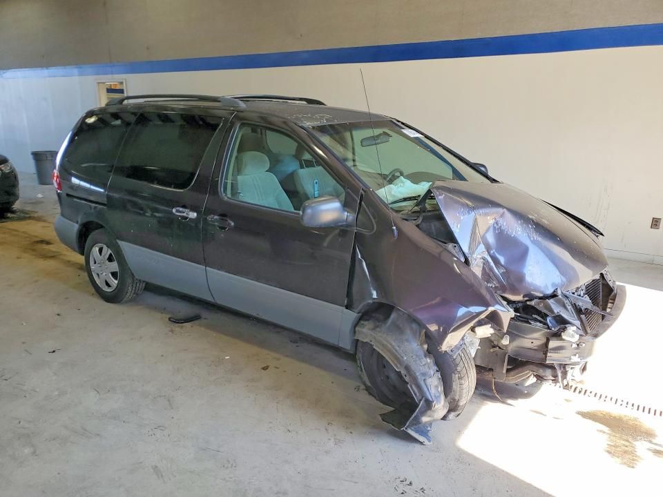 2001 Toyota Sienna le