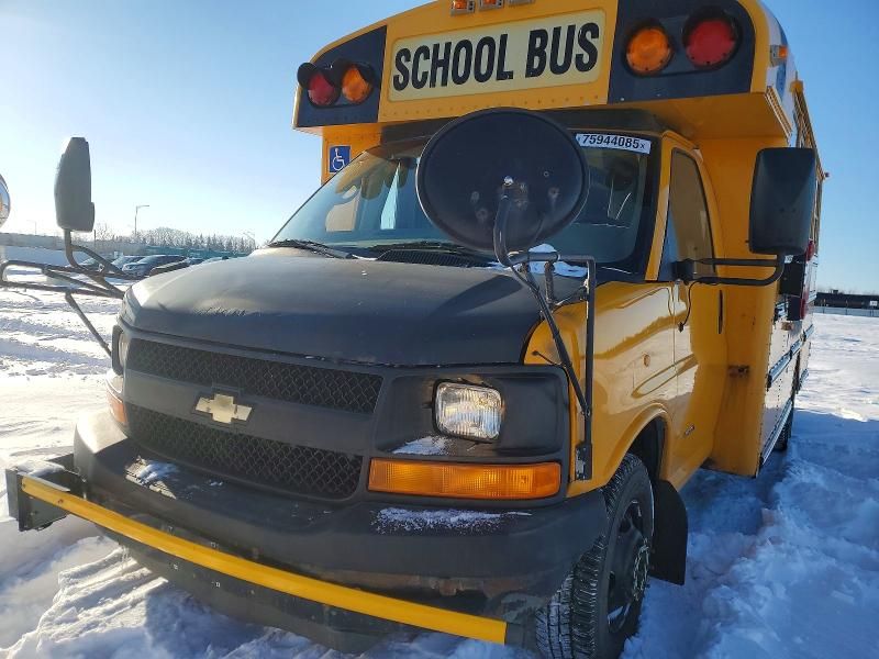 2010 Chevrolet 2010 Thomas Minotour G4500-school bus