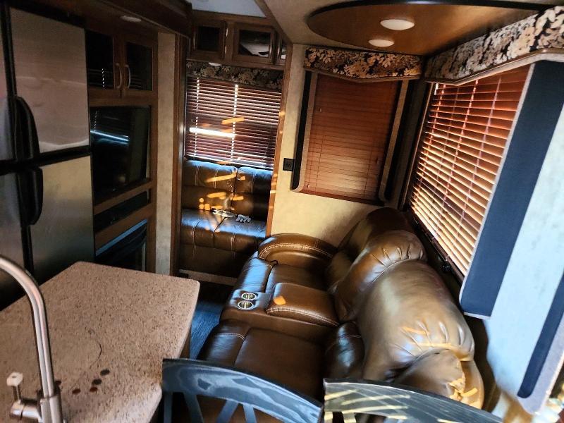 2016 Keystone Montana Camper