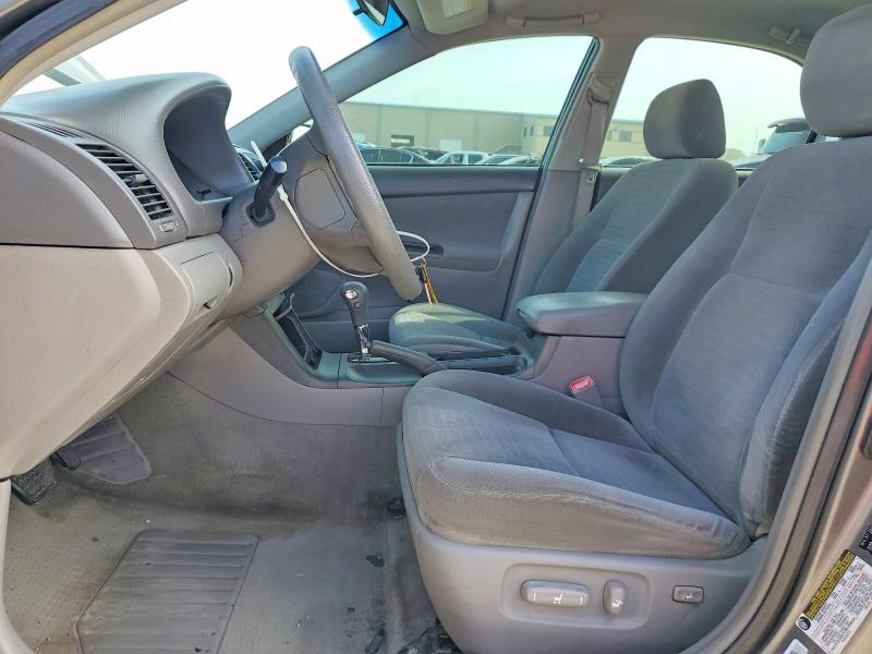 2005 Toyota Camry le