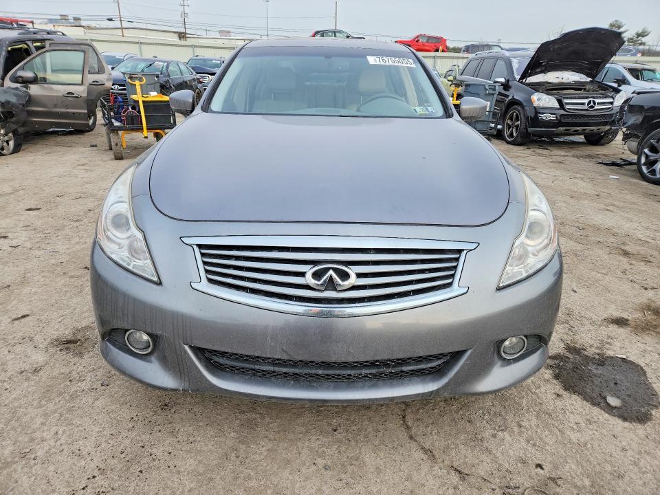 2015 Infinity Q40