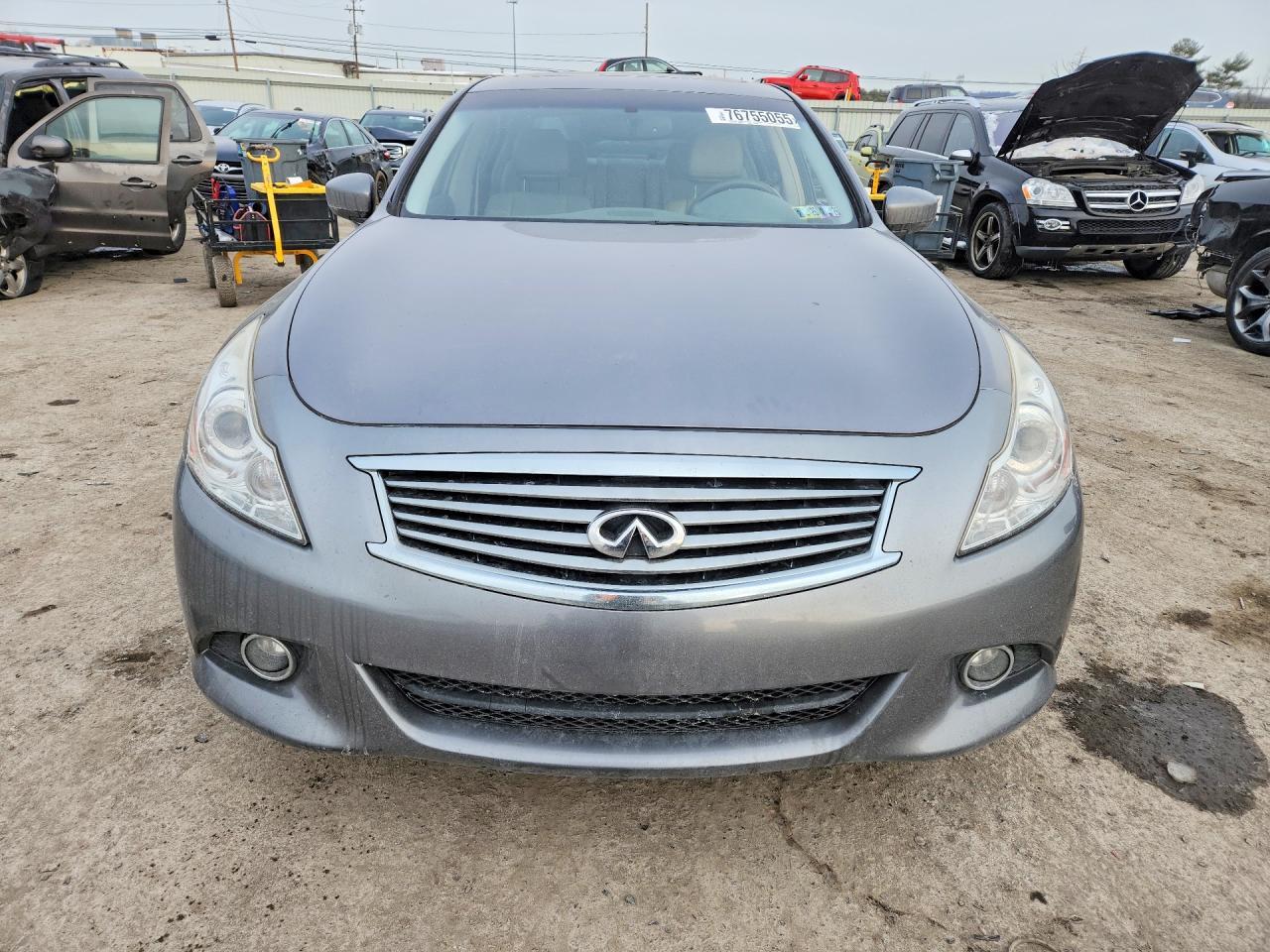 2015 Infinity Q40