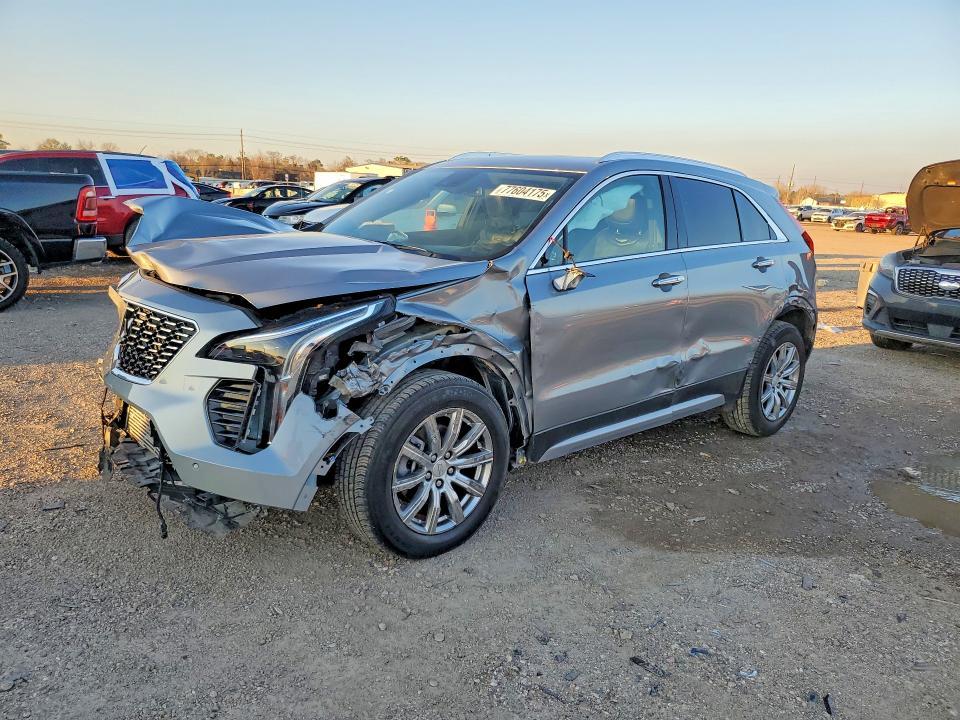 2023 Cadillac XT4 Premium Luxury