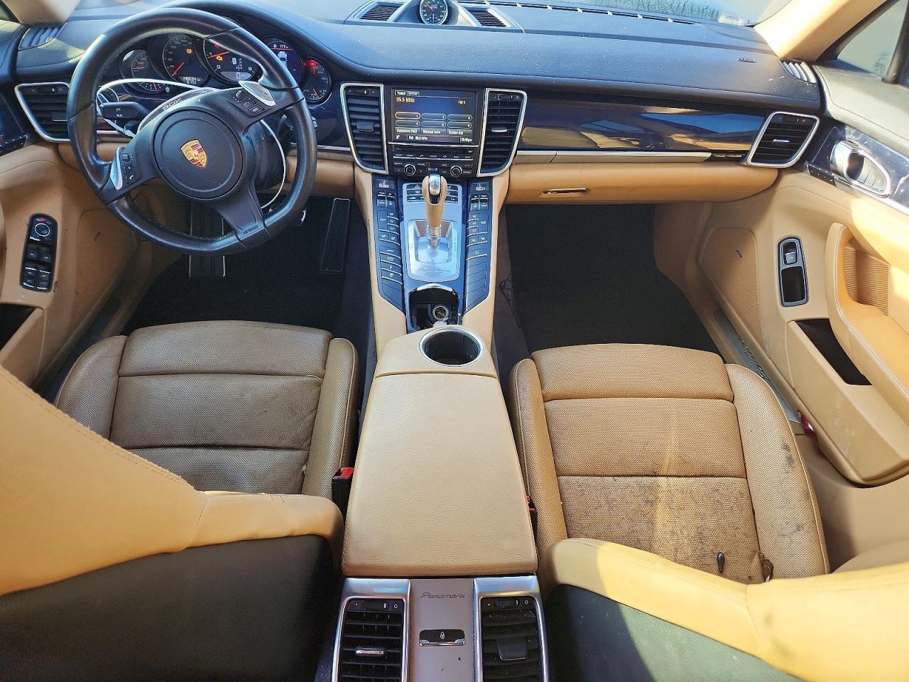 2016 Porsche Panamera 2