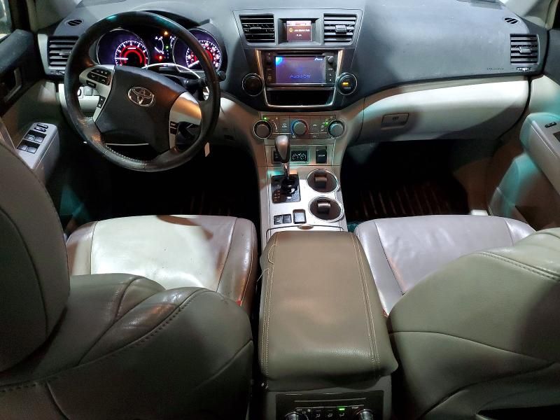 2013 Toyota Highlander se