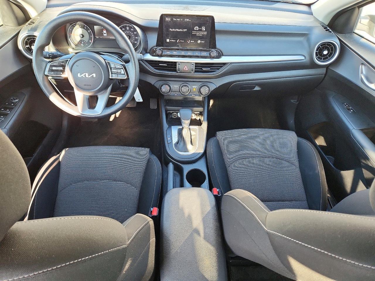 2023 KIA Forte lx