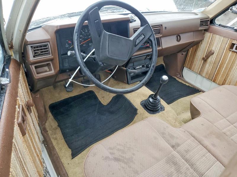 1984 Toyota Pickup Commercial / Camper RN55