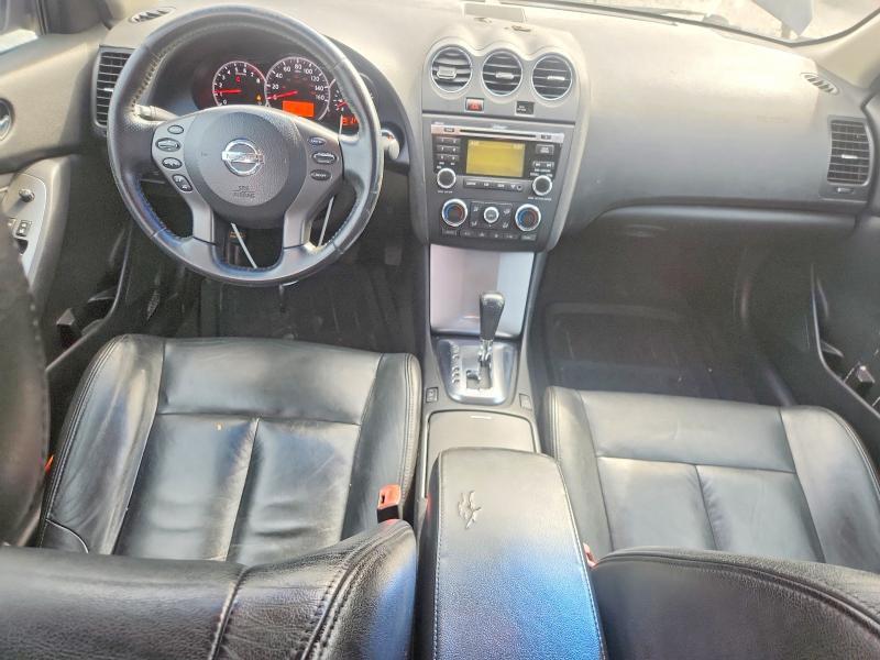 2011 Niss Altima Base