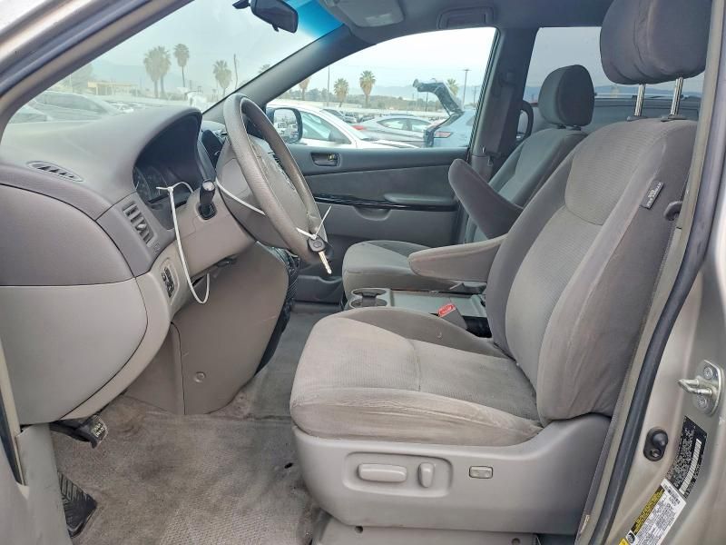 2005 Toyota Sienna ce