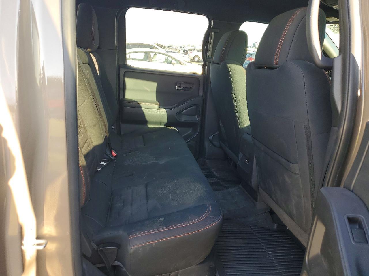 2023 Nissan Frontier s