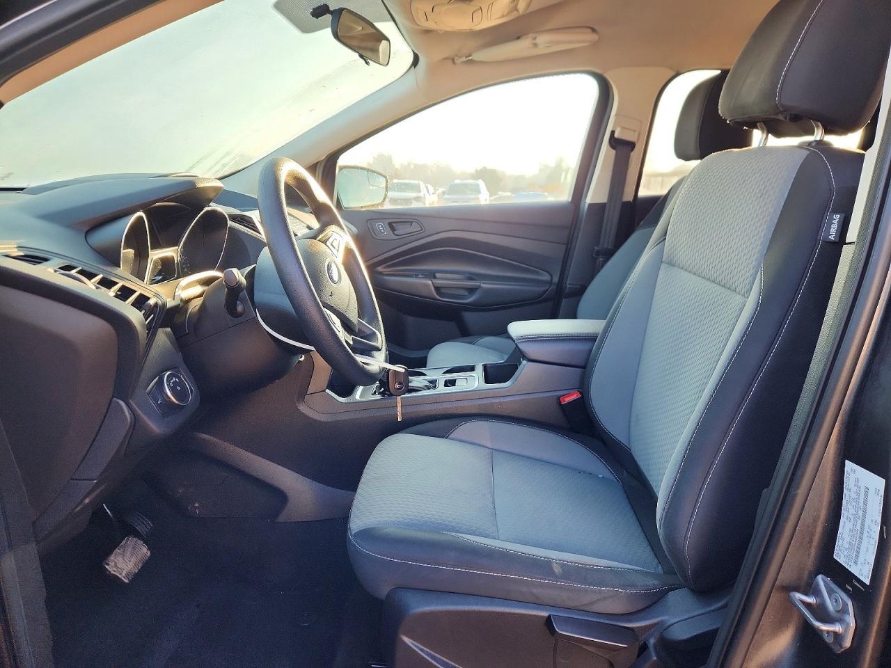 2019 Ford Escape s