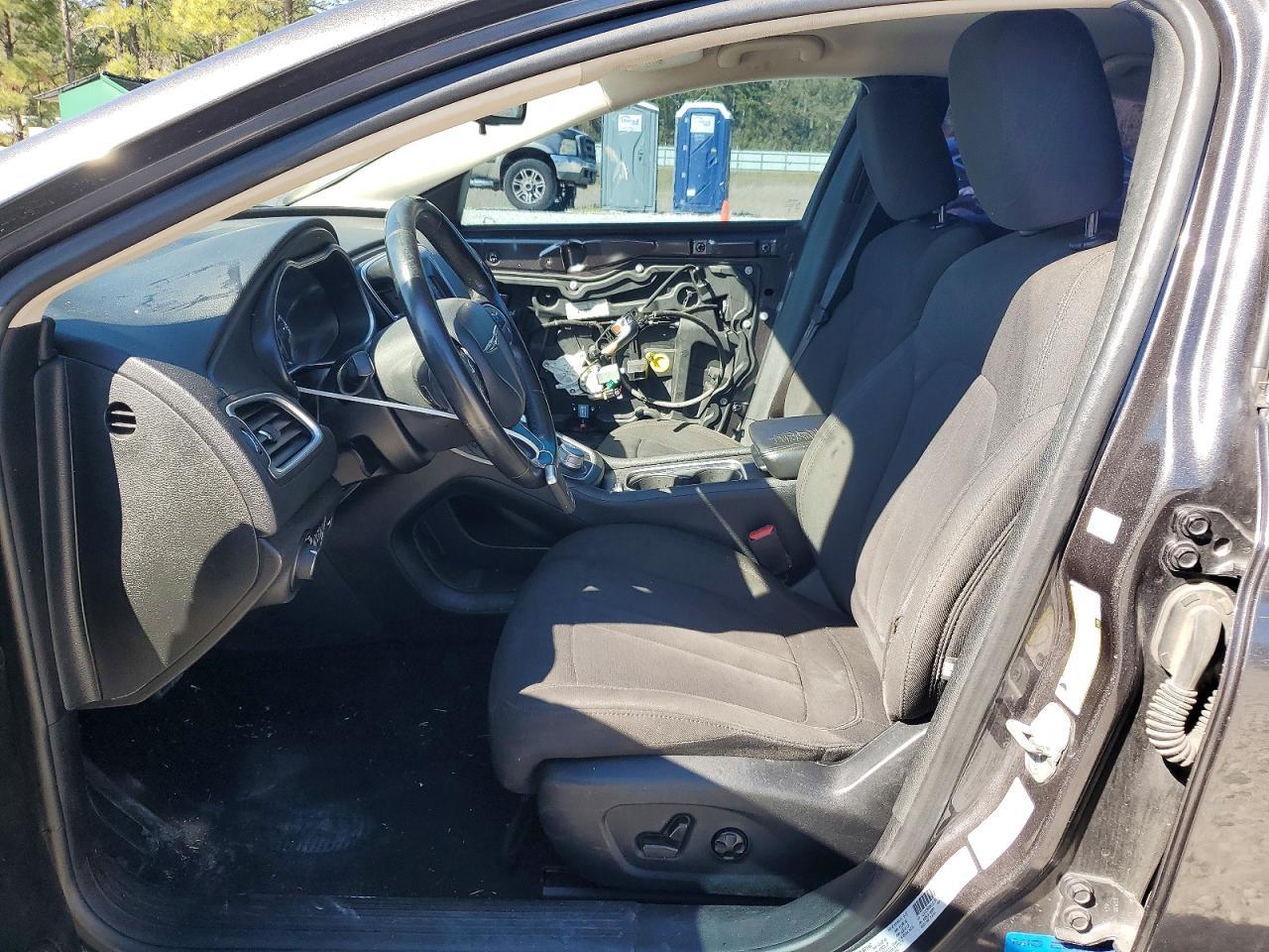 2016 Chrysler 200 Limited