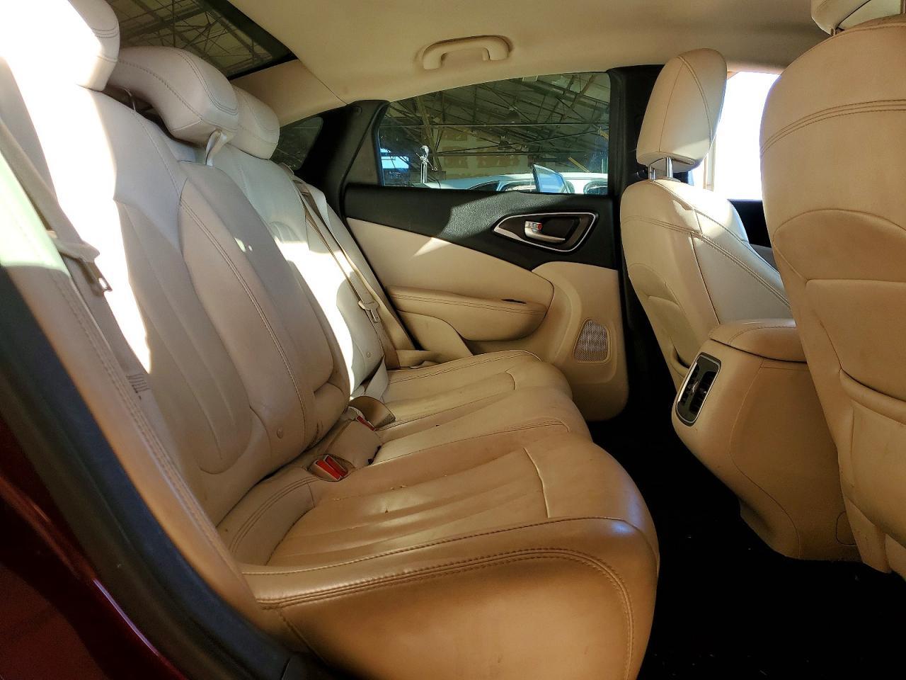 2016 Chrysler 200 c