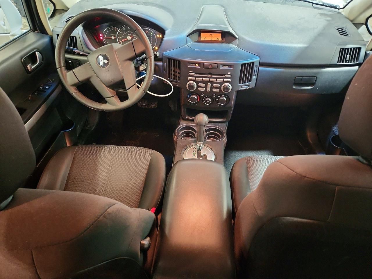 2011 Mitsubishi Endeavor ls