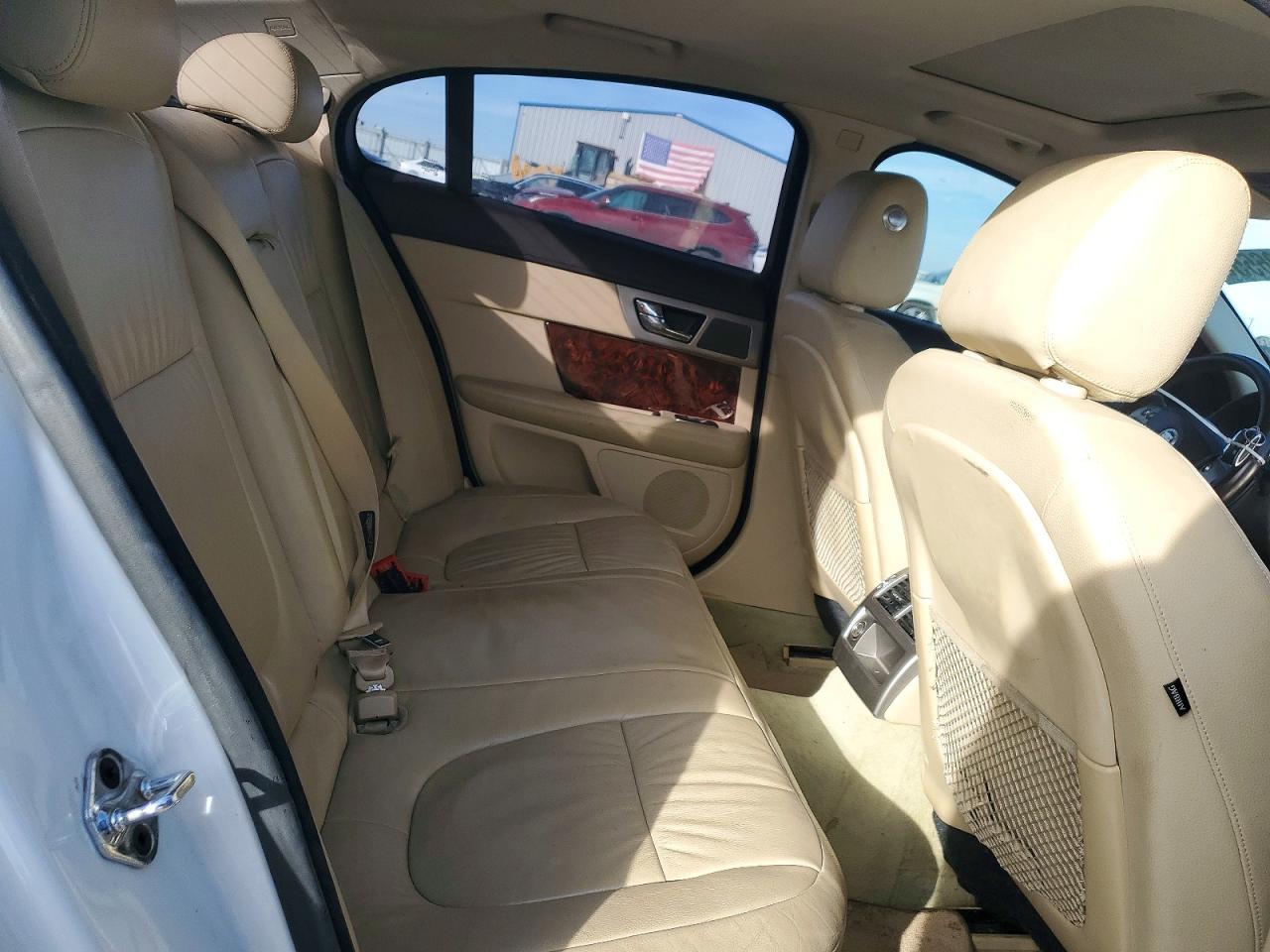 2011 Jaguar XF