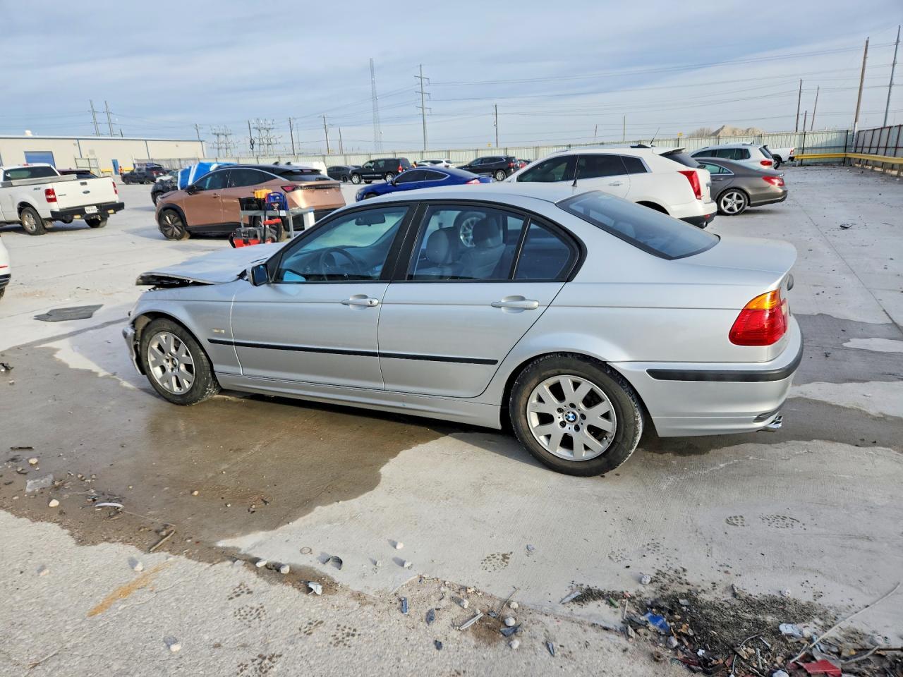 2000 BMW 323 i