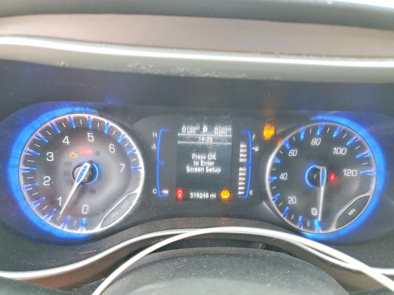 2023 Chrysler Voyager lx