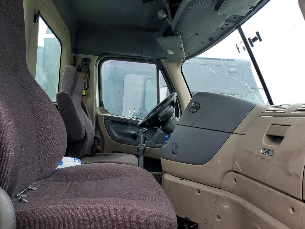 2016 Freigliner 2016 Freightliner Cascadia 125 Semi Truck