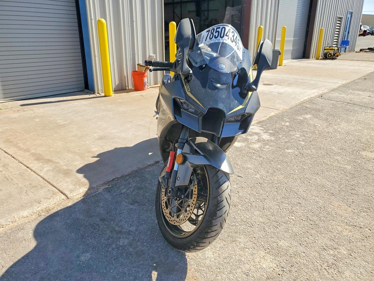 2023 Kawasaki ZX1002 M