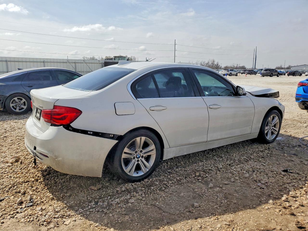 2018 BMW 330 i