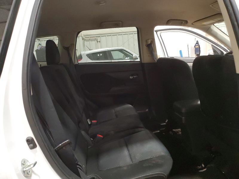 2016 Mitsubishi Outlander es