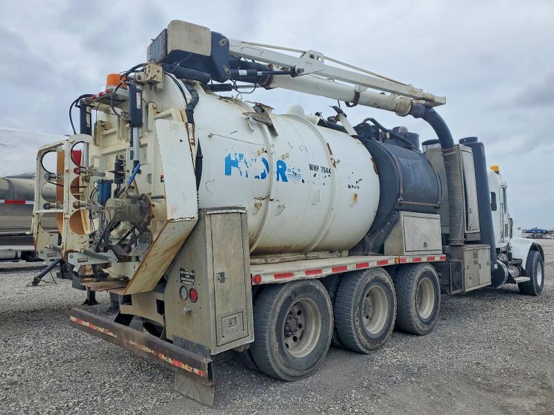 2014 Kenworth T880 Vacuum Truck