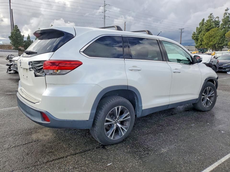 2019 Toyota Highlander le