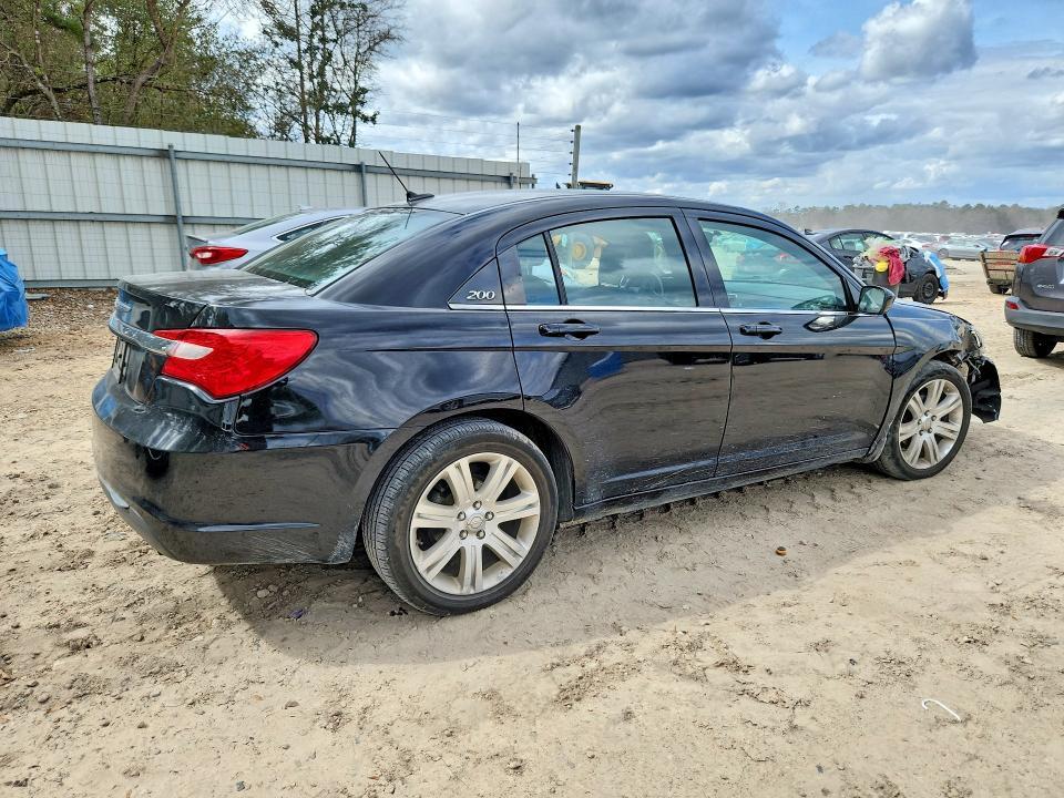 2013 Chrysler 200 lx
