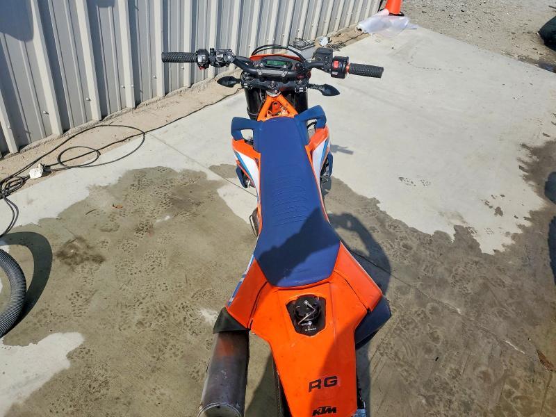 2024 KTM 690 SMC R