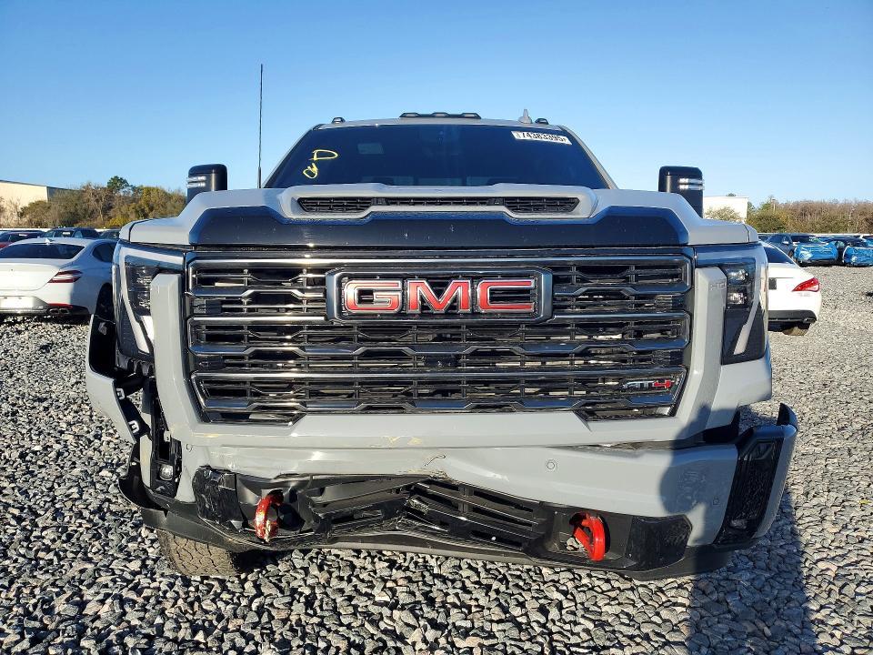 2025 GMC Sierra K2500 AT4
