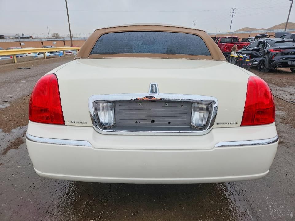 2007 Lincoln Town car Designer