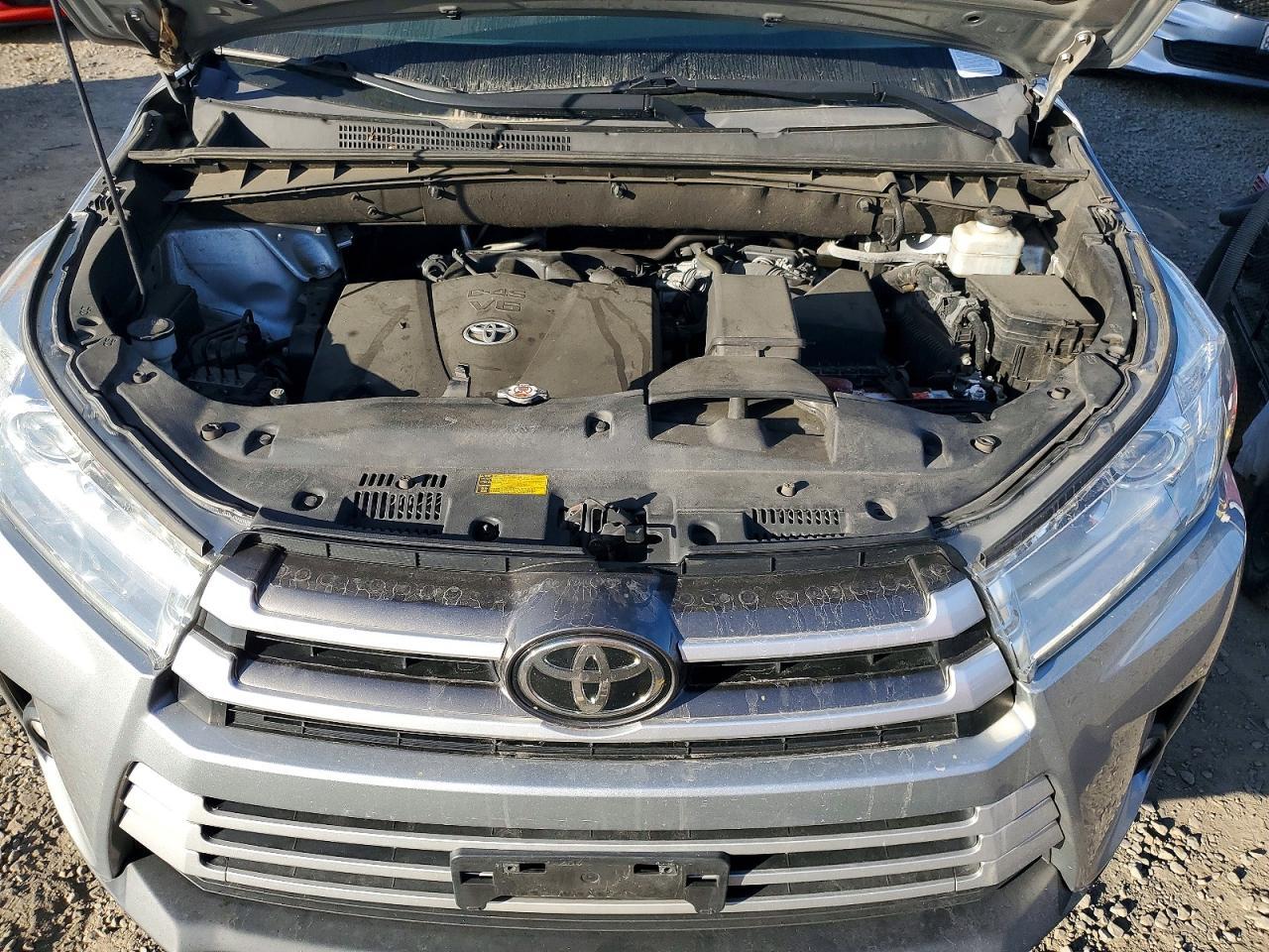 2019 Toyota Highlander se