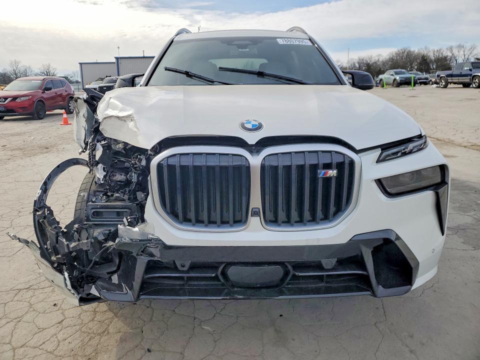 2025 BMW X7 M60i
