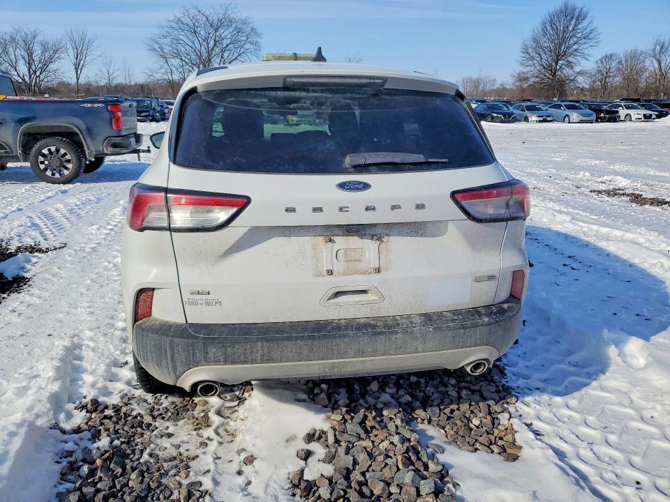 2020 Ford Escape se