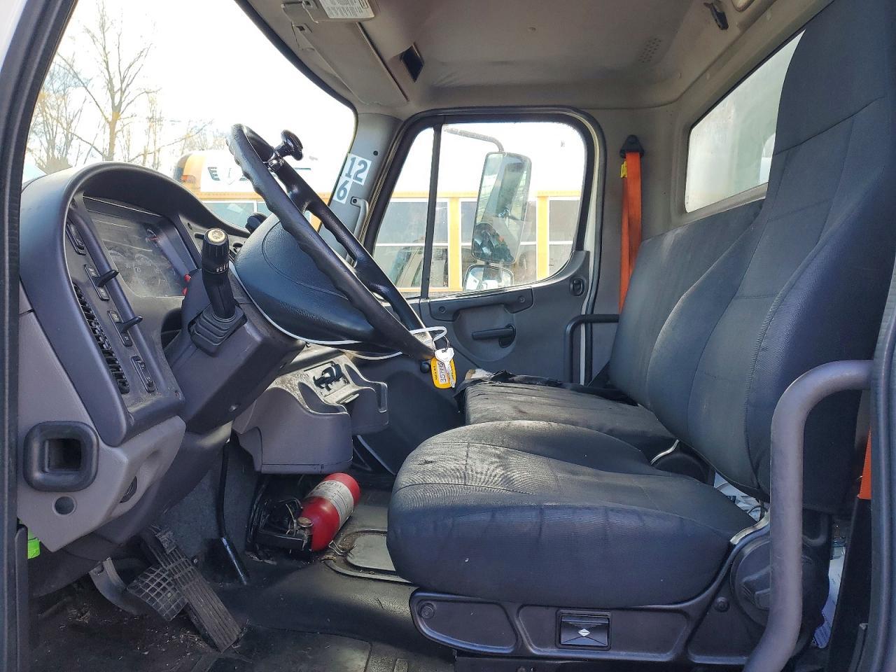 2020 Freightliner Business Class M2 BOX Truck