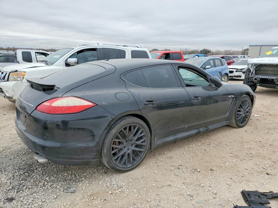 2011 Porsche Panamera 2