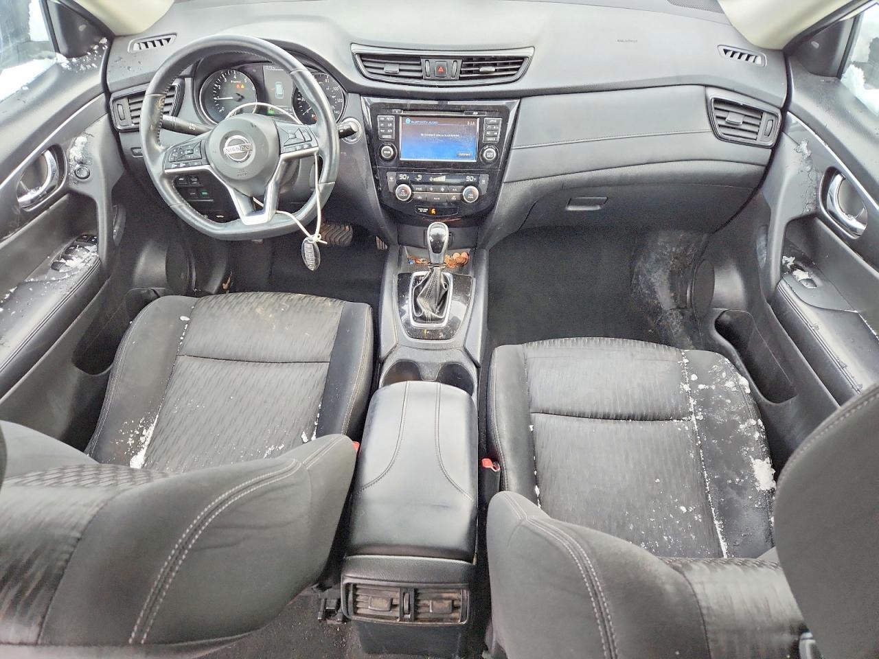 2017 Nissan Rogue sv