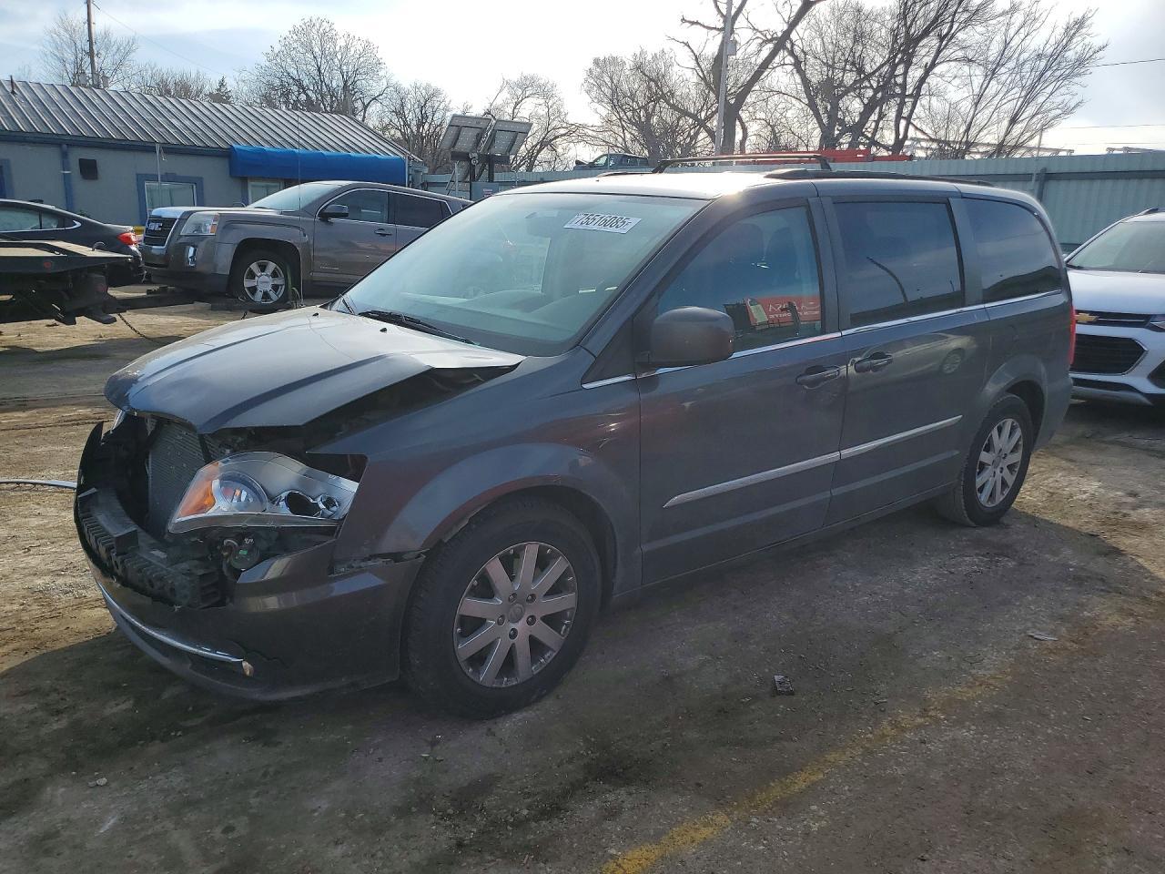 2016 Chrysler Town & Country Touring