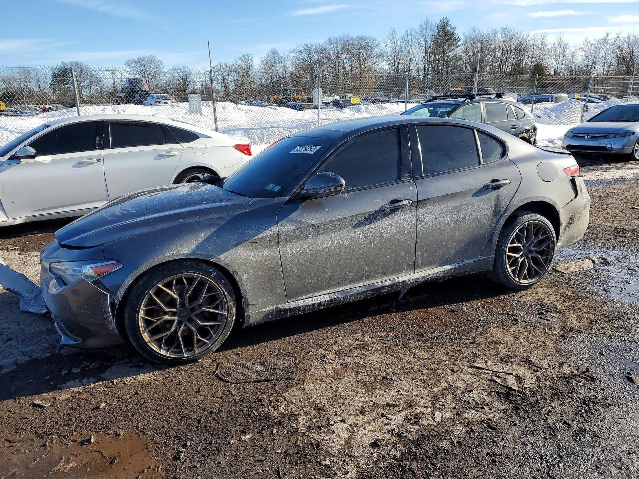 2017 Alfa Romeo Giulia ti Q4