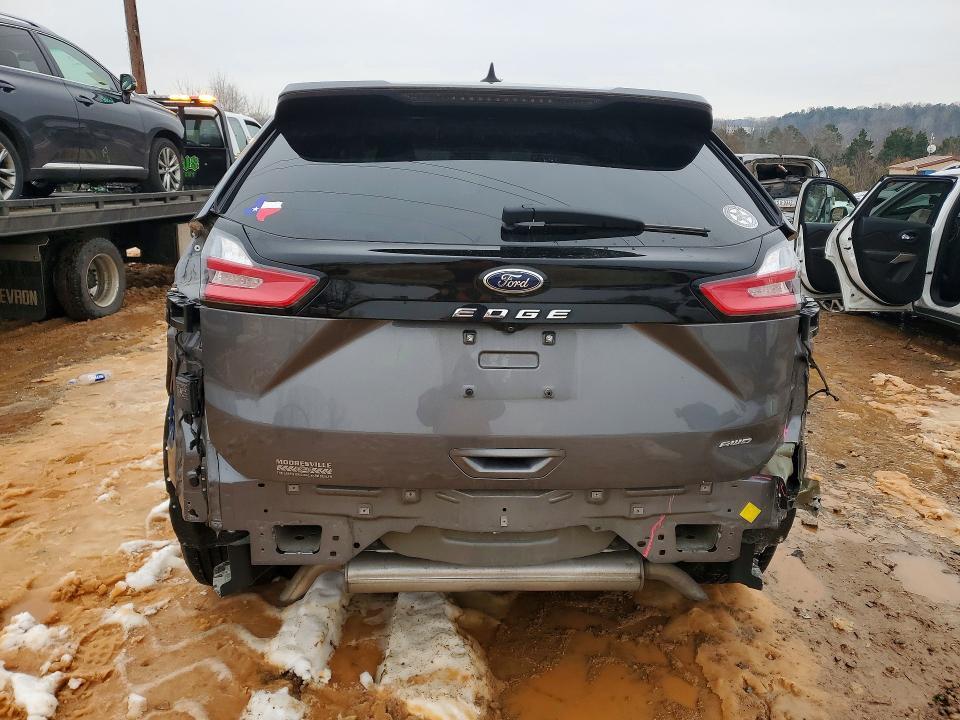 2022 Ford Edge se