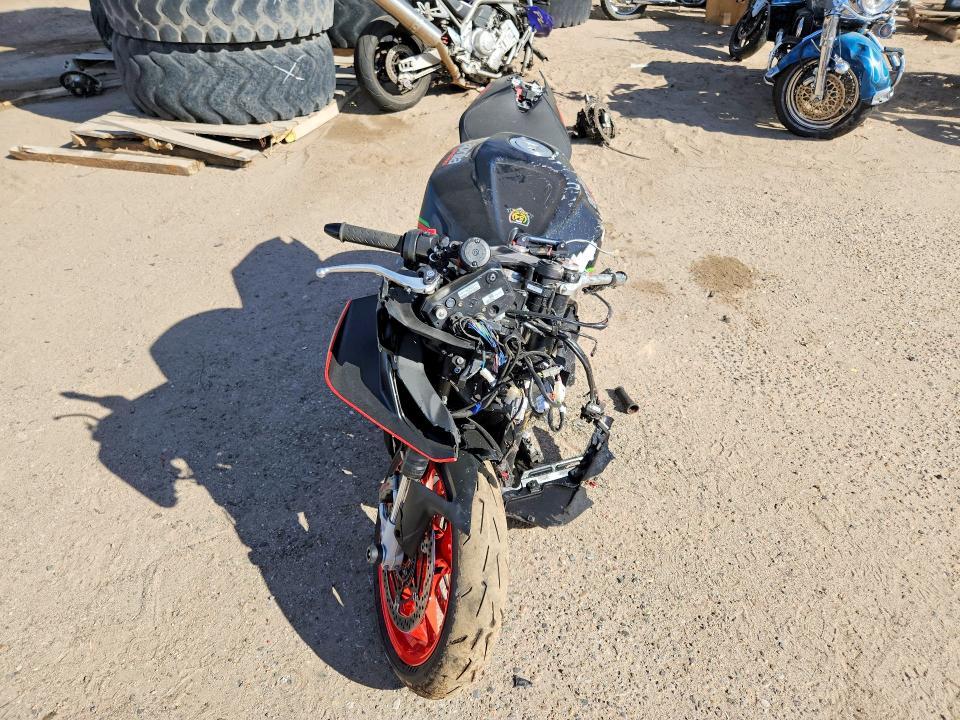 2024 Aprilia RSV4 1100