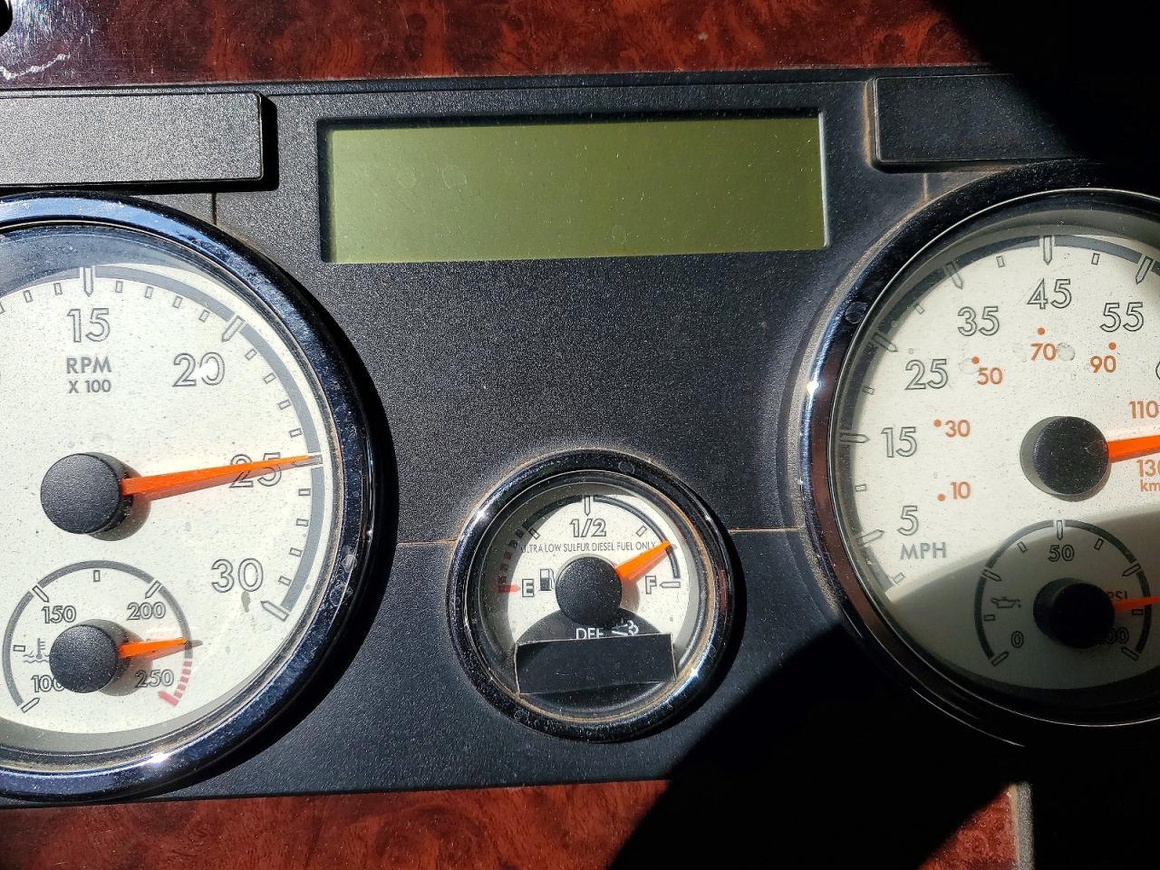 2014 Freightliner CORONDO132 Semi Truck