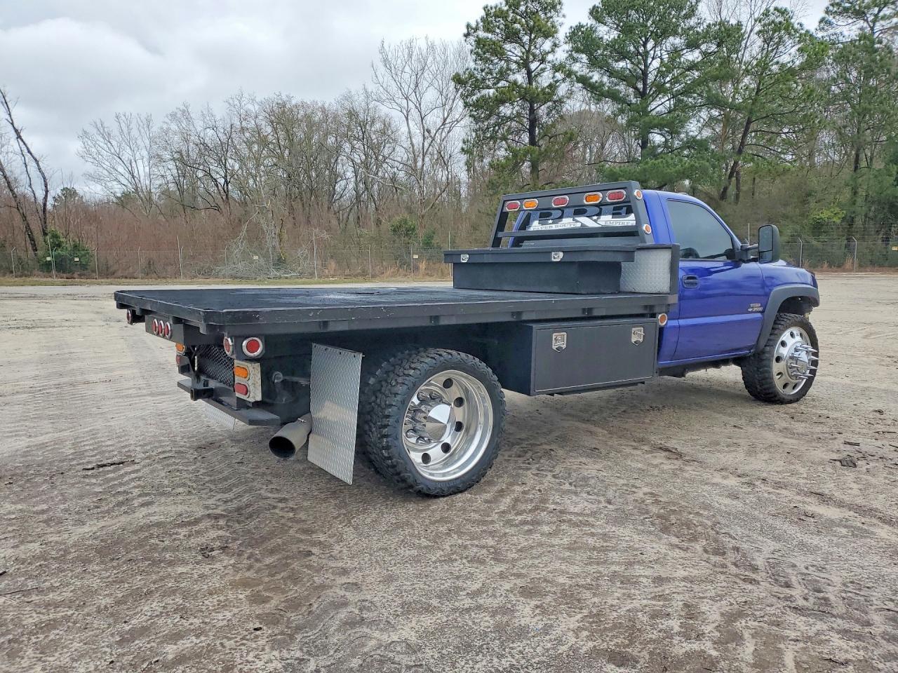 2001 Chevrolet Silverado Flatbed Truck
